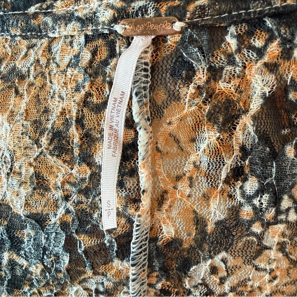 π Free People Sheer Lace Snake Print Oversized Boho Layering Stretch Blouse S - Picture 11 of 13